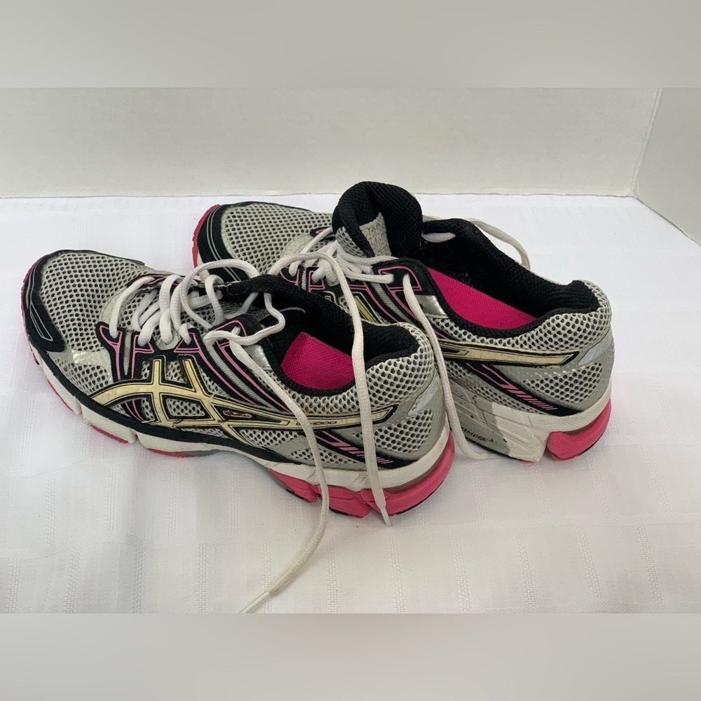 ASICS |  Women’s Running Shoes Sz 39.5 Sz 8